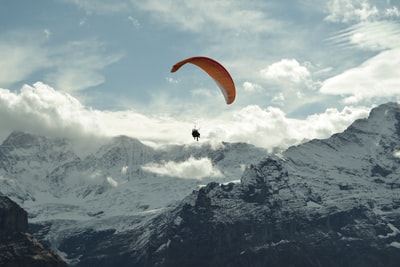 Parachutist time-lapse photography
